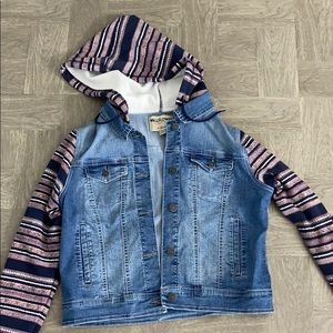 Patterned jean jacket !